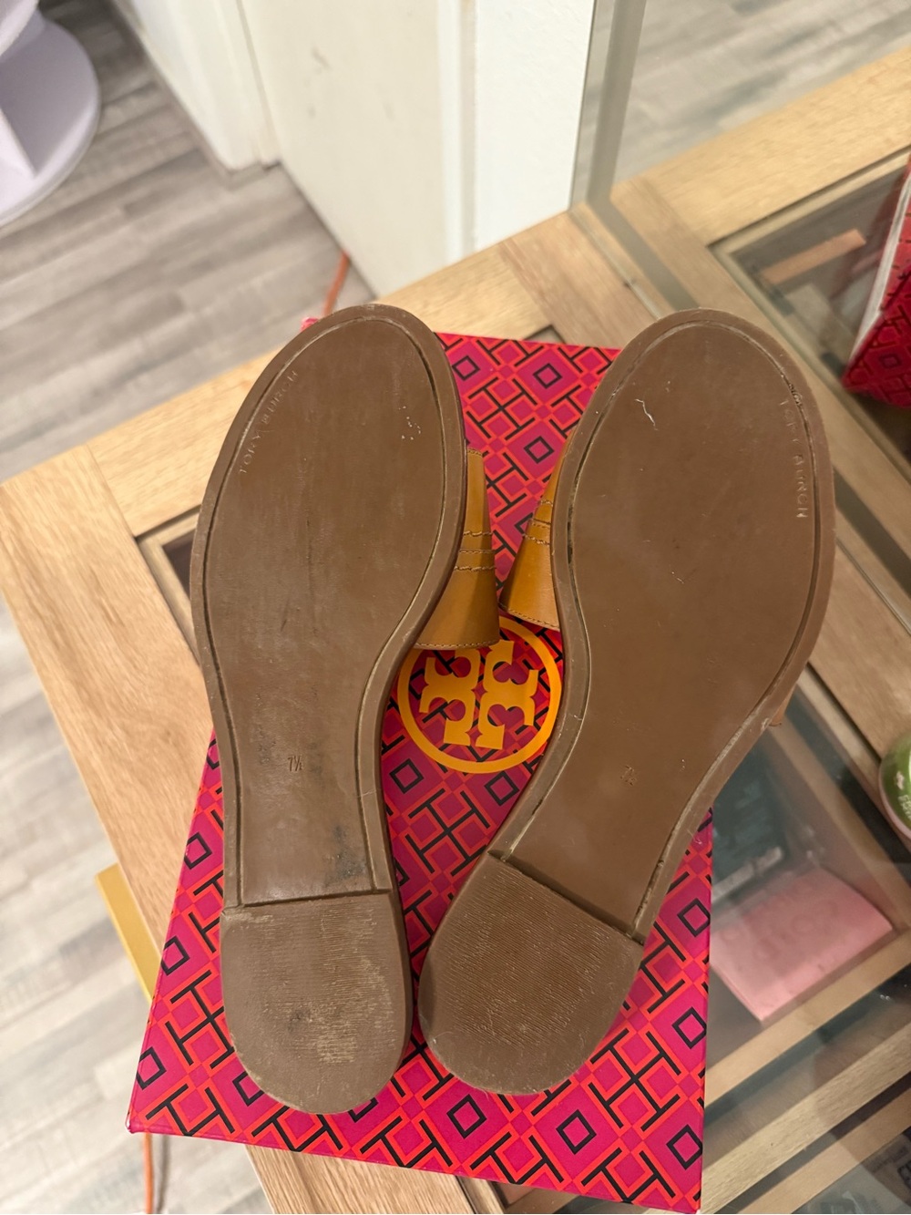 Tory Burch Tan Leather Slide Sandals with Gold Logo - Picture 3 of 4